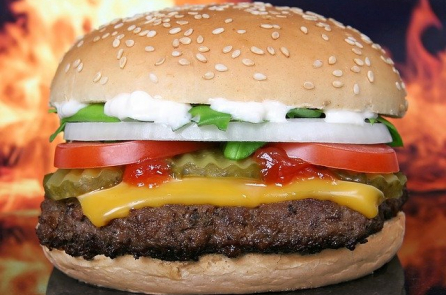 Kỷ lục gia Guinness ăn hơn 32.000 cái hamburger của McDonald’s suốt 50 năm