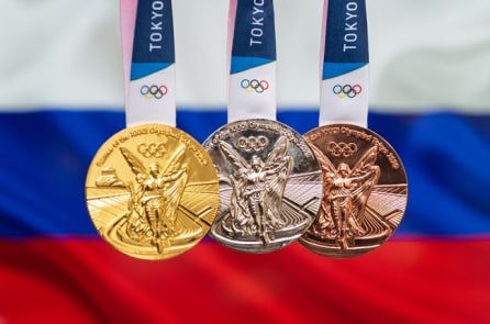 Nữ VĐV bán đấu giá huy chương Olympic để gây quỹ phẫu thuật cho 1 em bé