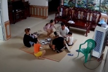 Quạt trần bất ngờ rơi xuống giữa nhà, 6 người may mắn thoát nạn