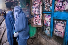 Taliban: Nữ giới không được học chung với nam giới ở đại học và phải đội khăn trùm đầu
