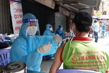 Sáng 4/8: TP.HCM tăng 2.365/4.271 ca COVID-19 mới; chuẩn bị cho kịch bản xấu hơn tại tất cả tỉnh thành