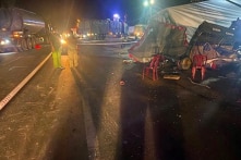 Gia đình đi xe ba gác về Nghệ An bị xe tải tông, con trai thiệt mạng tại chỗ