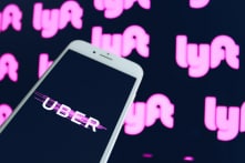 Uber, Lyft, American Airlines chỉ trích Texas về luật phá thai, súng ngắn và quyền bỏ phiếu