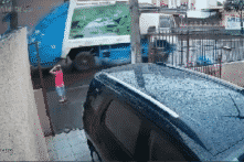 Nhân viên vệ sinh Brazil cứu sống bé trai 5 tuổi nhờ nhanh tay lẹ mắt