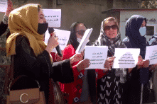 Taliban giải tán cuộc biểu tình đòi quyền của phụ nữ ở Kabul