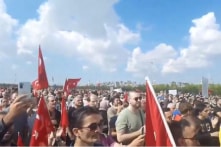 Hàng nghìn người biểu tình ở Thổ Nhĩ Kỳ phản đối hộ chiếu vắc xin