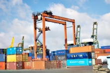 8 tháng năm 2021, Việt Nam nhập siêu 3,71 tỷ USD