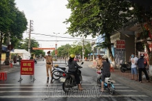 Hà Nam: Có 27 giáo viên, học sinh nhiễm COVID-19; TP. Phủ Lý giãn cách theo Chỉ thị 16