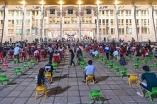 Việt Nam đàm phán nhiều triệu liều vắc-xin COVID-19 từ Trung Quốc, Cuba, Ba Lan…