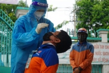 Y tế quá tải, doanh nghiệp TP.HCM phải tự tổ chức xét nghiệm COVID-19 cho shipper