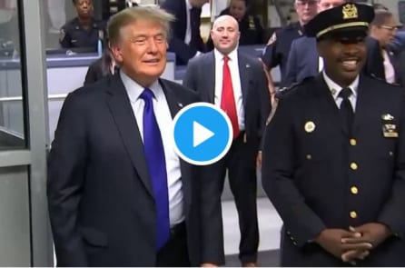 Ông Trump bất ngờ thăm Sở Cảnh sát và Sở Cứu hỏa New York nhân ngày 11/9