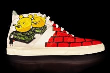 Ngôi sao NBA tiếp tục chọc giận ĐCSTQ bằng các đôi giày hình gấu Pooh, Thiên An Môn