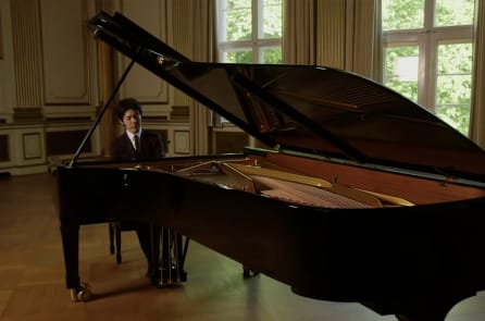 Sự thao túng chính trị đằng sau vụ bê bối của “hoàng tử piano” Lý Vân Địch