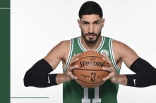 Ngôi sao NBA Enes Kanter bị “ném đá” ở Trung Quốc vì ủng hộ Tây Tạng