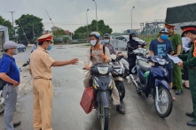 Chuyển trạng thái ‘sống chung với COVID-19’, Hà Hội vẫn duy trì 22 chốt kiểm soát tại cửa ngõ