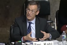 Lầu Năm Góc xác nhận gần 450 người Mỹ bị mắc kẹt ở Afghanistan