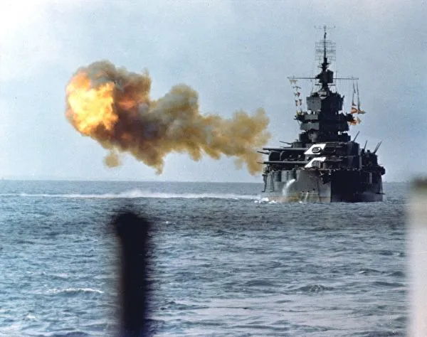 id13298019 2560px New Mexico class battleship bombarding Okinawa 600x474 1