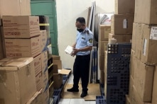 Gần 10.000 khẩu trang nghi giả hãng 3M bị phát hiện trong khuôn viên Hội Chữ thập đỏ