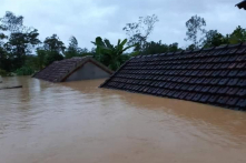 ‘Ăn chặn’ hàng trăm triệu đồng tiền ‘hỗ trợ thiên tai’, nữ chủ tịch xã và thuộc cấp bị khởi tố