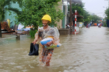 Quảng Nam: Mưa lớn hơn 300mm, nhiều thủy điện và hồ Phú Ninh ‘cùng xả lũ’, nhà dân ngập sâu từ 1-1,5m