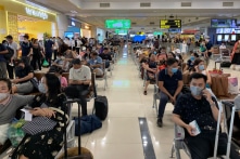 Hà Nội đề xuất ‘giám sát chặt, treo biển trước cửa nhà người về từ TP.HCM, Đà Nẵng’