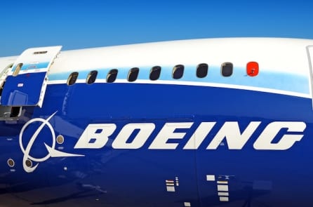 Video: Máy bay Boeing gặp sự cố rơi bánh sau khi cất cánh