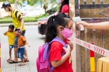 Bộ trưởng Bộ Y tế: Năm 2022 sẽ mở rộng tiêm vắc-xin COVID-19 với trẻ 3 tuổi trở lên