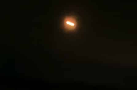 Nhiều nơi ở Pháp quay được hình ảnh UFO phát sáng trên bầu trời đêm