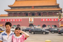 Số người kết hôn tại Trung Quốc thấp kỷ lục, giới trẻ “nằm ngửa” không lập gia đình