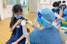 Sau Thanh Hóa và Bắc Giang, Hà Nội ghi nhận một học sinh tử vong vì tiêm vắc-xin COVID-19