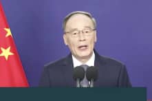 Ông Vương Kỳ Sơn bất ngờ xuất hiện tại Diễn đàn Kinh tế Mới Bloomberg