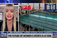 Nhà vô địch bơi lội nữ Mỹ: Tương lai của thể thao nữ đang gặp nguy hiểm