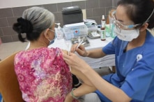 Ngày 4/12 có 13.998 ca COVID-19; 203 ca tử vong