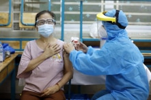 Ngày 26/12 có 15.218 ca COVID-19; 207 ca tử vong