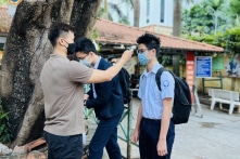 Ngày 13/12 có 15.377 ca COVID-19; 242 ca tử vong