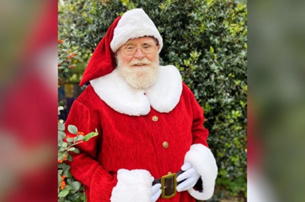 Ông lão 70 tuổi đóng vai ông già Noel 35 năm kể chuyện làm nghề