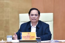 Thủ tướng VN: Giảm tối đa số ca chuyển nặng, tử vong; ‘ai không tiêm thì chữa bệnh phải trả tiền’