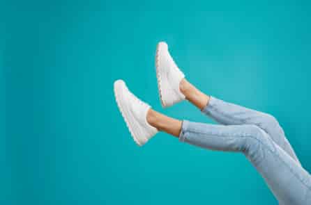 3 mẹo nhỏ để giày thể thao trắng sạch bẩn, không ố vàng