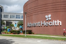 Florida: Bệnh viện AdventHealth không yêu cầu 83.000 nhân viên tiêm chủng
