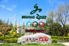 Twitter và IOC xóa đoạn video kèm bình luận về cô gái Duy Ngô Nhĩ cầm đuốc tại Olympic