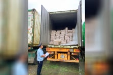 Hàng hóa xuất khẩu ùn tắc tại cửa khẩu phía Bắc dịp cuối năm