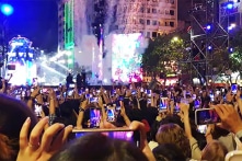 Toàn cầu chào đón năm mới thứ hai trong đại dịch