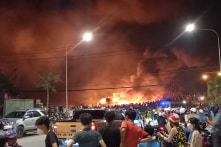 Hàng loạt tàu cá bốc cháy ở cảng Ba Hòn (Kiên Giang)