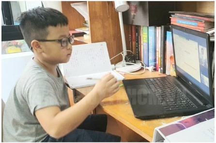 Điều gì xảy ra khi việc học truyền thống bị thay thế bởi công nghệ màn hình?