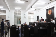 ‘Biến’ người TQ thành người VN, 3 công an và đồng phạm nhận 13 năm 2 tháng tù