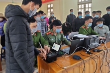 Từ năm 2022, căn cước gắn chip dần thay thế bằng lái, thẻ cán bộ, giấy phép hành nghề…