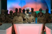 Burkina Faso: Quân đội bắt giữ tổng thống, đình chỉ hiến pháp và cấm biên