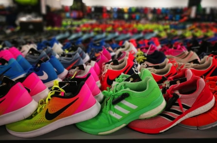 Nike: “Giày tự kéo dây” được ví như “chiếc iPhone đặt dưới chân bạn”