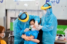 Việt Nam bỏ quy định xét nghiệm nhanh COVID-19 đối với khách quốc tế nhập cảnh