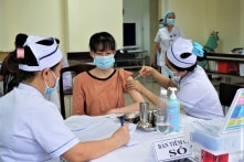 Ngày 19/2 có 41.980 ca COVID-19; 65 ca tử vong